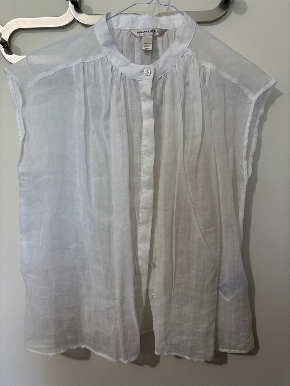 Banana Republic Ladies - White Sleeveless Pleated Button-Down Top